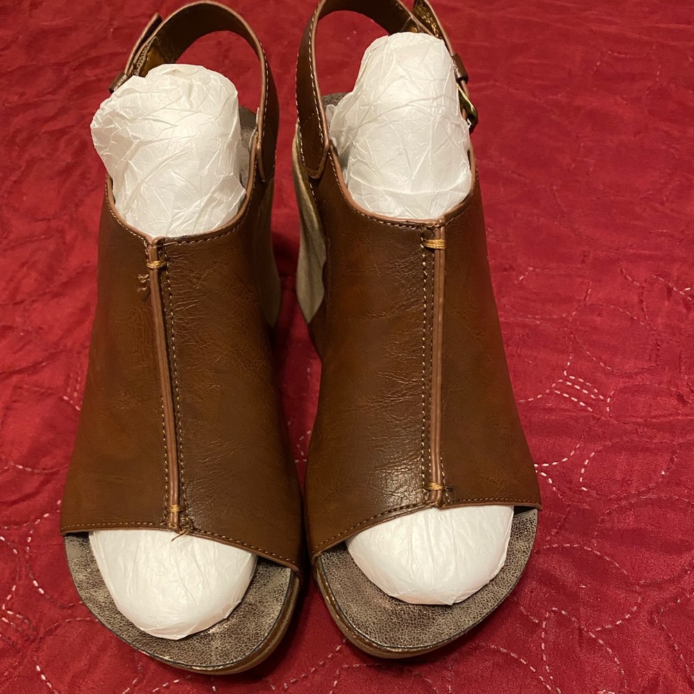 Pierre Dimas Wedges pre-loved